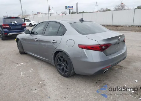 2021 Alfa Romeo Giulia Rwd z USA, uszkodzony, nr VIN ZARFAMAN3M7644958